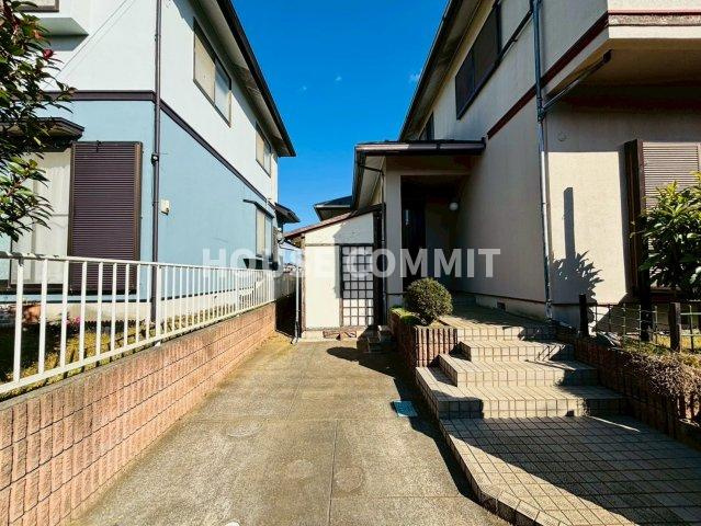 八街は　中古戸建の駐車場