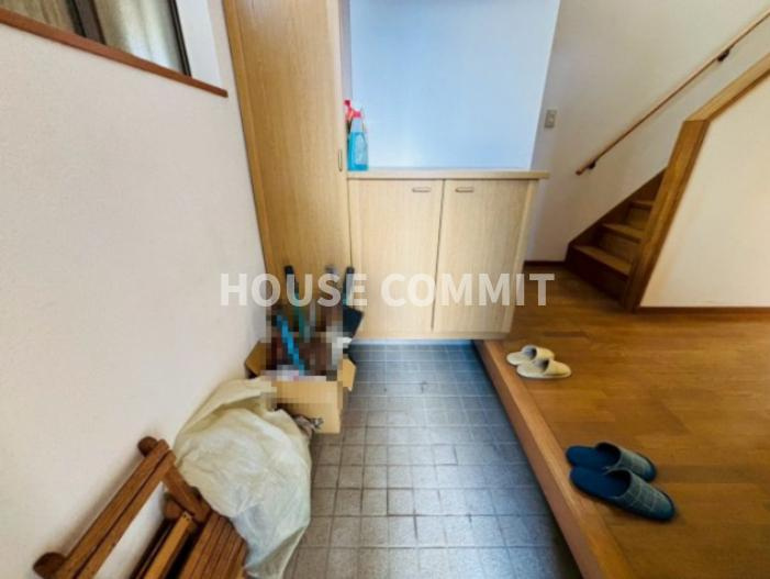 八街は　中古戸建の玄関