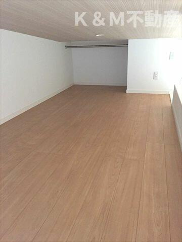 Ｂ・ＦＬＡＴＳの内装|明るい色調の室内です