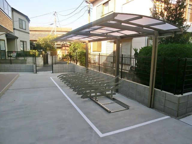 リブリ・ゆうやのその他共用部分|屋根つきの駐輪スペースです！