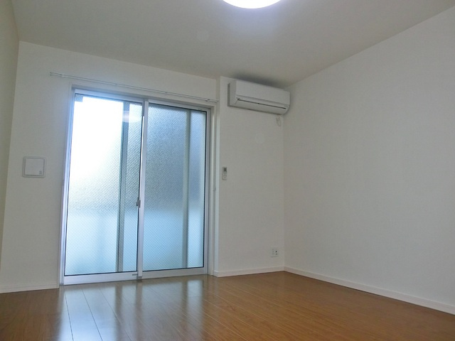 リブリ・ゆうやの居間・リビング|綺麗な洋室のリビングです♪