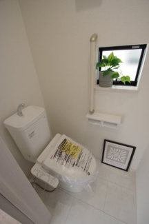 【トイレ】 | 【仲介手数料無料！！】府中市新町3丁目　新築戸建て（全3棟）B号棟　5290万円