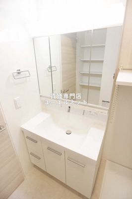 【独立洗面台】 | ラ・パーチェ江坂１ | 清潔感ある独立洗面台で毎日気持ちよく♪