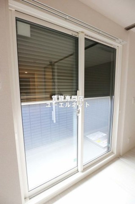 【セキュリティ】 | ラ・パーチェ江坂１ | シャッター雨戸付きで防犯対策も安心。