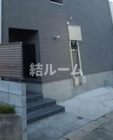 習志野市藤崎２丁目のアパートのエントランス