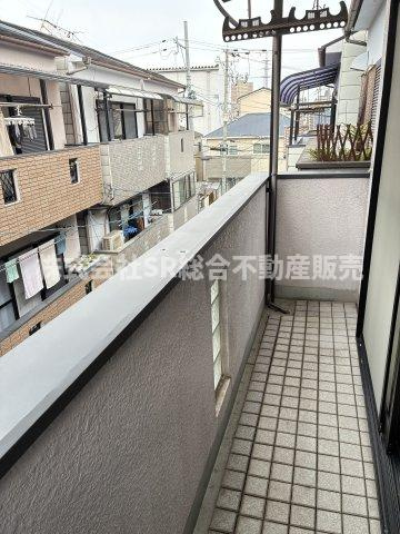 加納8丁目　中古戸建のバルコニー|２階、３階にバルコニーが御座います。