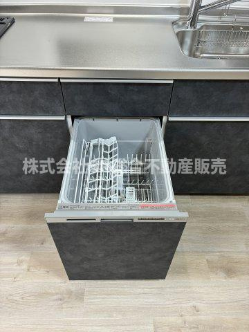 加納8丁目　中古戸建のキッチン|食洗機付きで毎日の家事の負担軽減です！