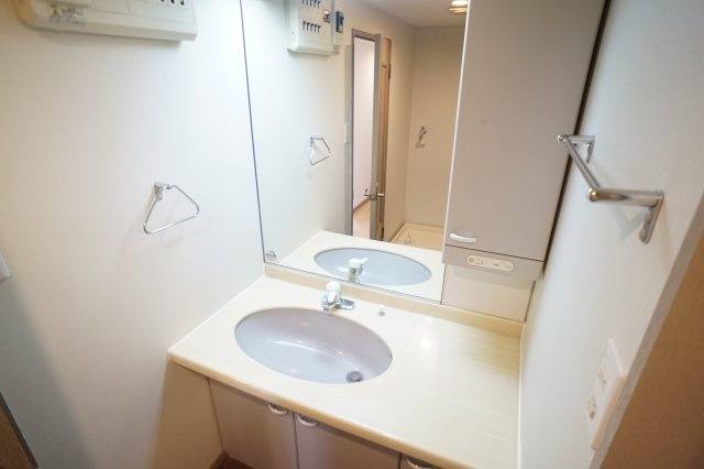 クイーンズ・パレス1の洗面所