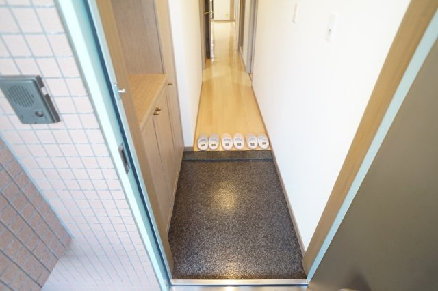 クイーンズ・パレス1の玄関