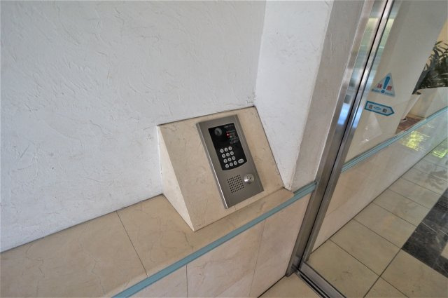 クイーンズ・パレス1のエントランス