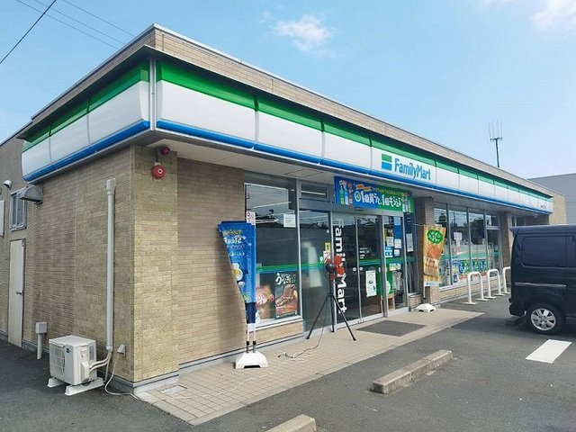フォレスト本町の周辺|ファミリーマートまで650m