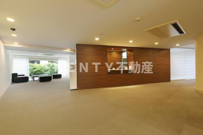 【ロビー】 | アビティ目黒 | 落ち着いたロビーです