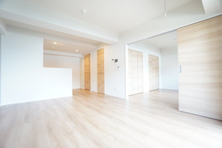 【居間・リビング】 | Grand Vert | ※同物件・反転タイプの写真です。