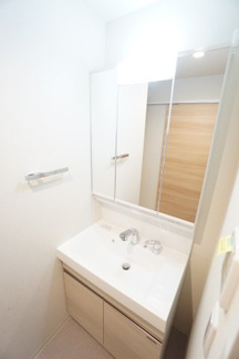 【洗面所】 | Grand Vert | ※同物件・反転タイプの写真です。