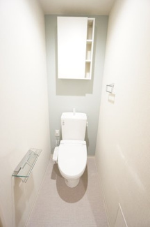 【トイレ】 | Grand Vert | ※同物件・反転タイプの写真です。