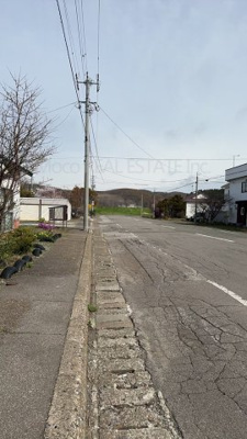 【前面道路含む現地写真】 | 北見市常呂町中古住宅