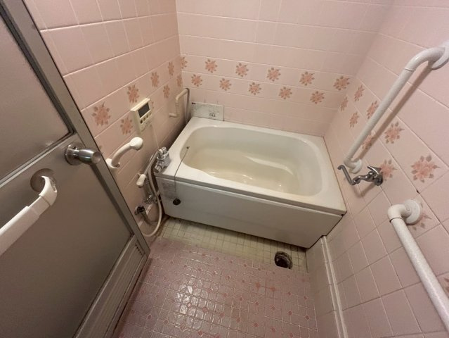 ハイツ東朝霧の浴室