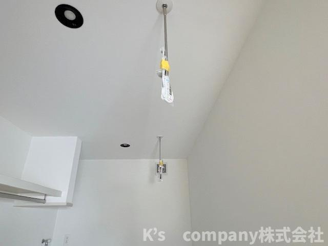 高座郡寒川町一之宮5丁目　中古戸建のランドリースペース|洗濯物を室内干しができるホスクリーン付き☆