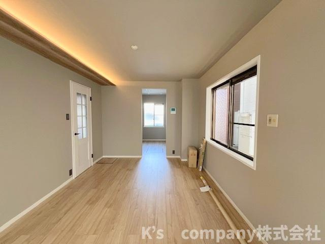 高座郡寒川町一之宮5丁目　中古戸建の居間・リビング|リビングはゆったりとした広さの16.3帖◇