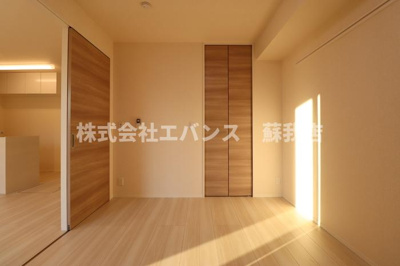 【寝室】 | メゾン・グランシャリオ | ゆとりの広さです