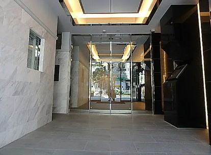 アーベイン東日暮里のエントランス