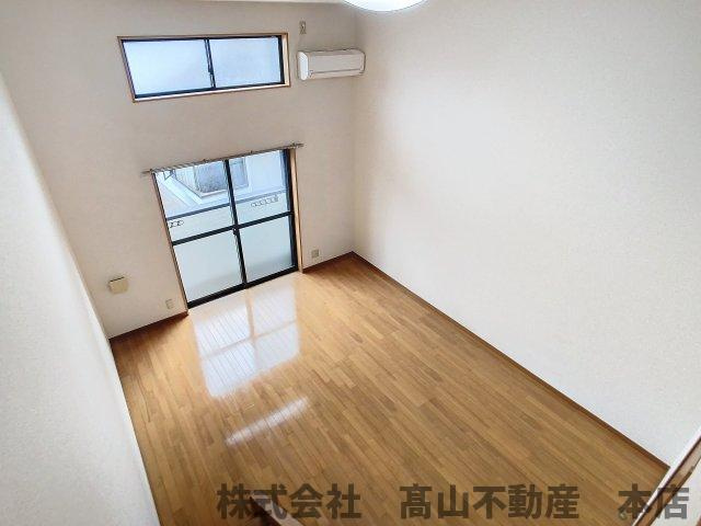 ジェニファーⅤの居間・リビング