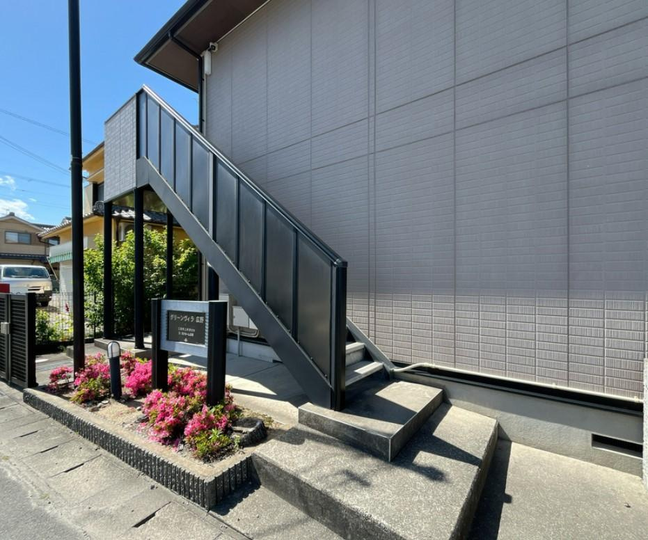 三田市上井沢のアパート