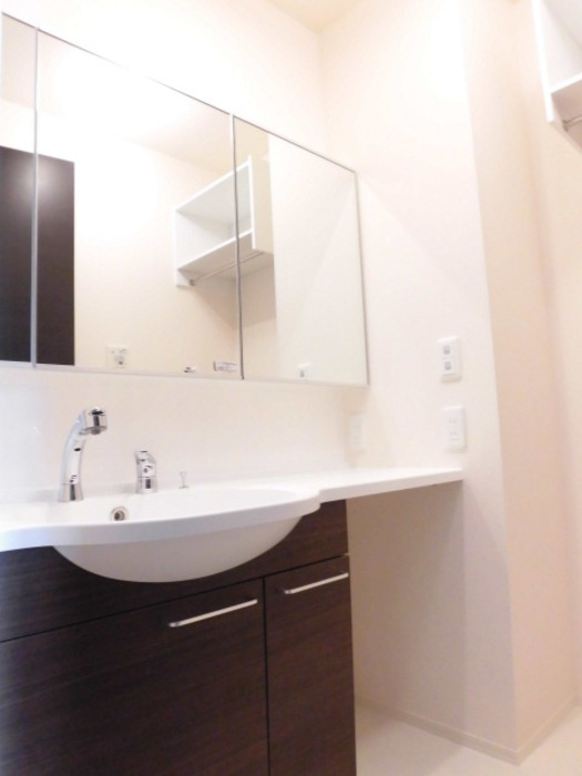 エントラール　Ａの洗面所|広い洗面スペースです★