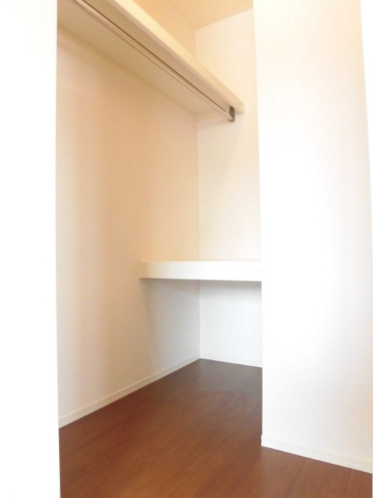 エントラール　Ａの収納|ウォークインクローゼットなので収納豊富です★