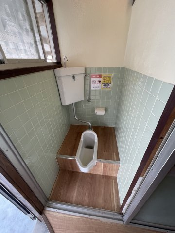 アパート水小屋のトイレ