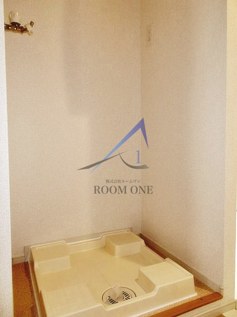 ヴェルニ上中里の設備|洗濯機置き場です。