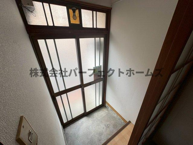 上神田2丁目テラスハウス　賃貸の玄関|明るい玄関です