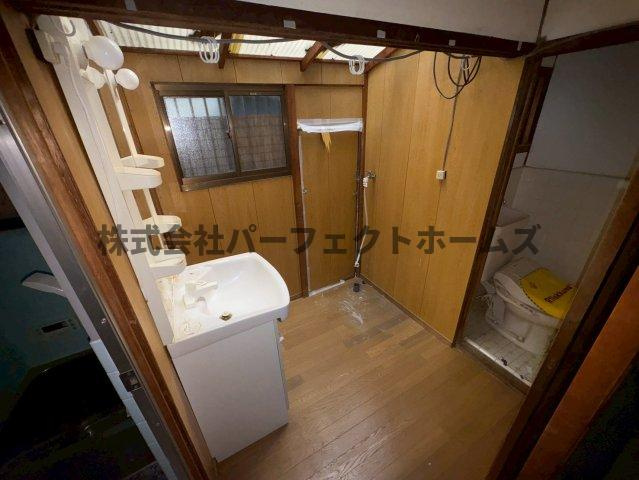 上神田2丁目テラスハウス　賃貸の洗面所|明るい洗面所です