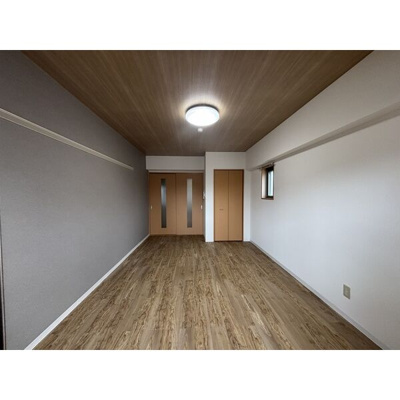 【内装】 | パンシオン千種 | 明るい色調の室内です