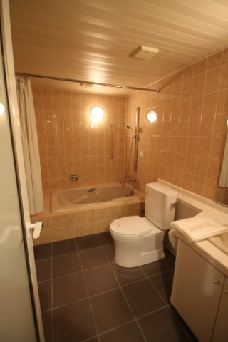 寝室に面した洗面・お手洗い・お風呂です！