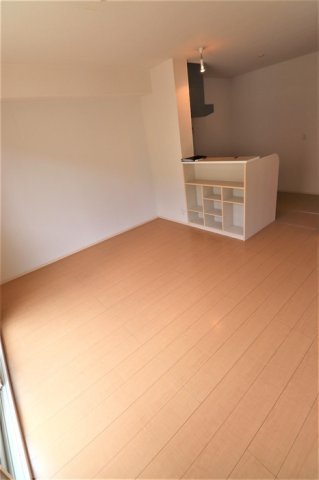 ラトンラヴ―ル　Ⅱ番館の居間・リビング|広いリビング★