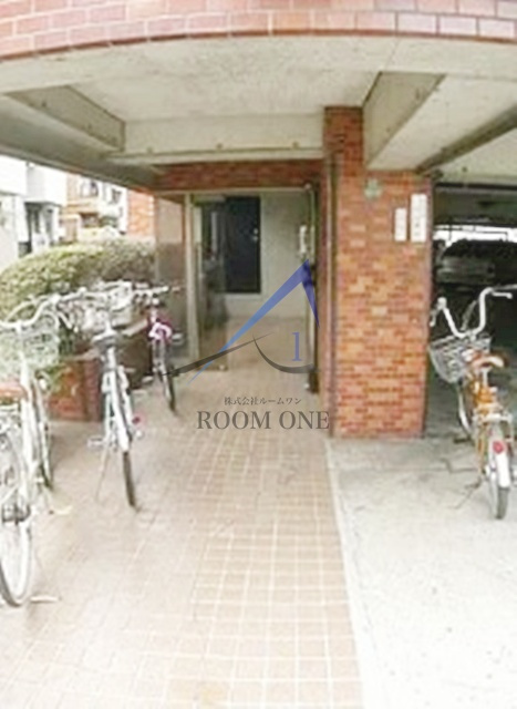 パインクレストコートのその他共用部分|駐輪場です。