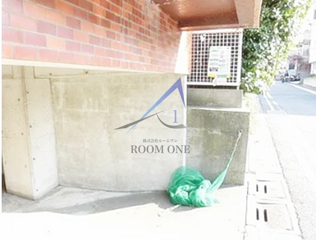 パインクレストコート