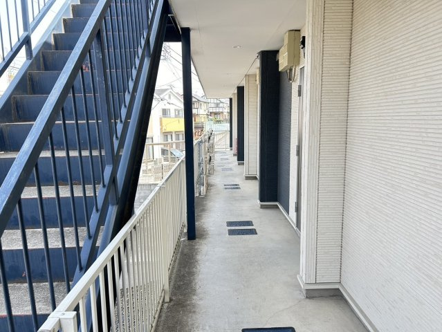 ポルシェ国府台のエントランス