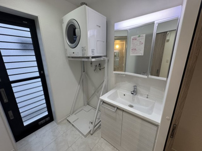 【独立洗面台】 | 中城南上原Ⅱ（全3棟）RC造新築平屋ラスト2号棟 | 2号棟　ガス衣類換気乾燥機付き♪