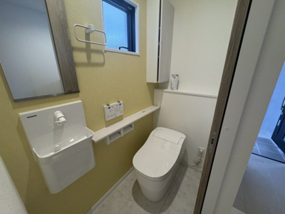 【トイレ】 | 中城南上原Ⅱ（全3棟）RC造新築平屋ラスト2号棟 | 2号棟　タンクレストイレ♪独立手洗い場付き♪