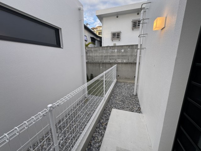 【その他】 | 中城南上原Ⅱ（全3棟）RC造新築平屋ラスト2号棟 | 2号棟　お勝手口外側♪