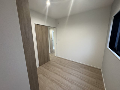 【洋室】 | 中城南上原Ⅱ（全3棟）RC造新築平屋ラスト2号棟 | 2号棟　洋室4.5帖＋CL付き♪