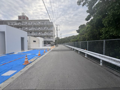 【前面道路含む現地写真】 | 中城南上原Ⅱ（全3棟）RC造新築平屋ラスト2号棟 | ※北西側公道5.5m♪