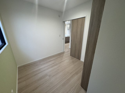 【洋室】 | 中城南上原Ⅱ（全3棟）RC造新築平屋ラスト2号棟 | 2号棟　洋室4.5帖＋CL付き♪