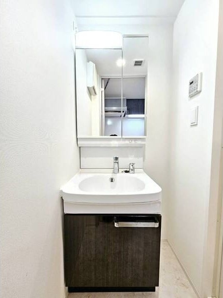 ディアレイシャス名古屋太閤通Ⅲの洗面所