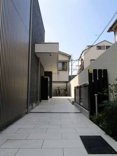 プレジール　ウエストのロビー