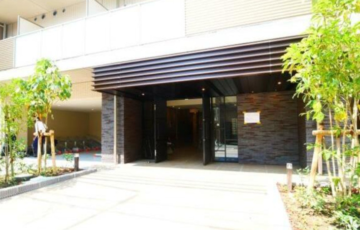 ラフィスタ調布多摩川のエントランス