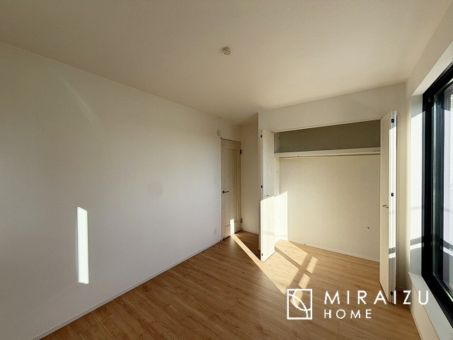 【子供部屋】 | 日当たりの良いお家は嬉しいですよね。それぞれ価値観が分かれる箇所です、実際に内覧して日当たりの心地よさをご体感下さいね♪