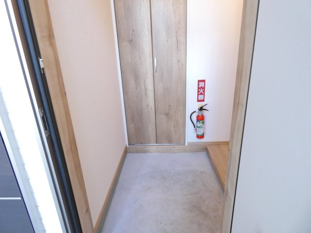 ROTHTLE（ロストル）の玄関